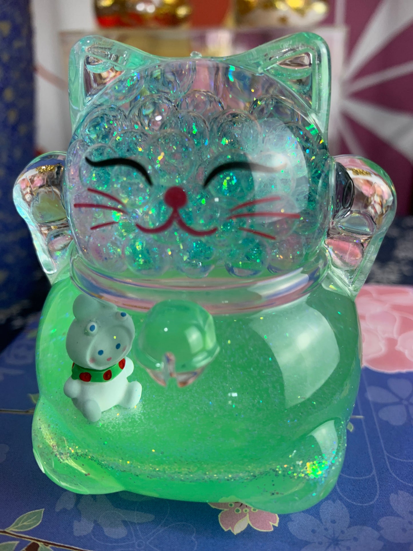 #HD1040 Globe Liquid filled floating Fortune cat lucky cat maneki neko girl