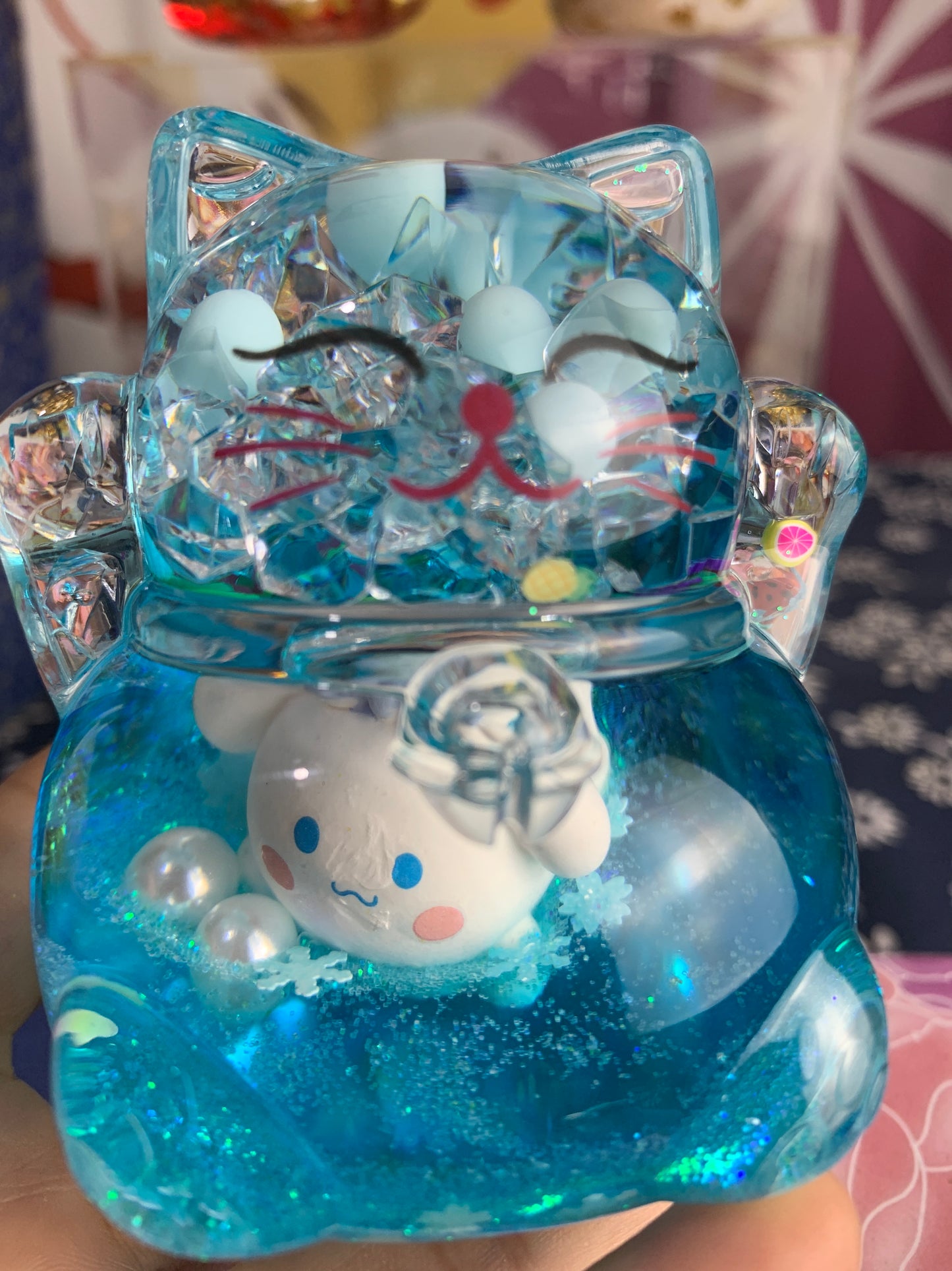 #HD1040 Globe Liquid filled floating Fortune cat lucky cat maneki neko girl