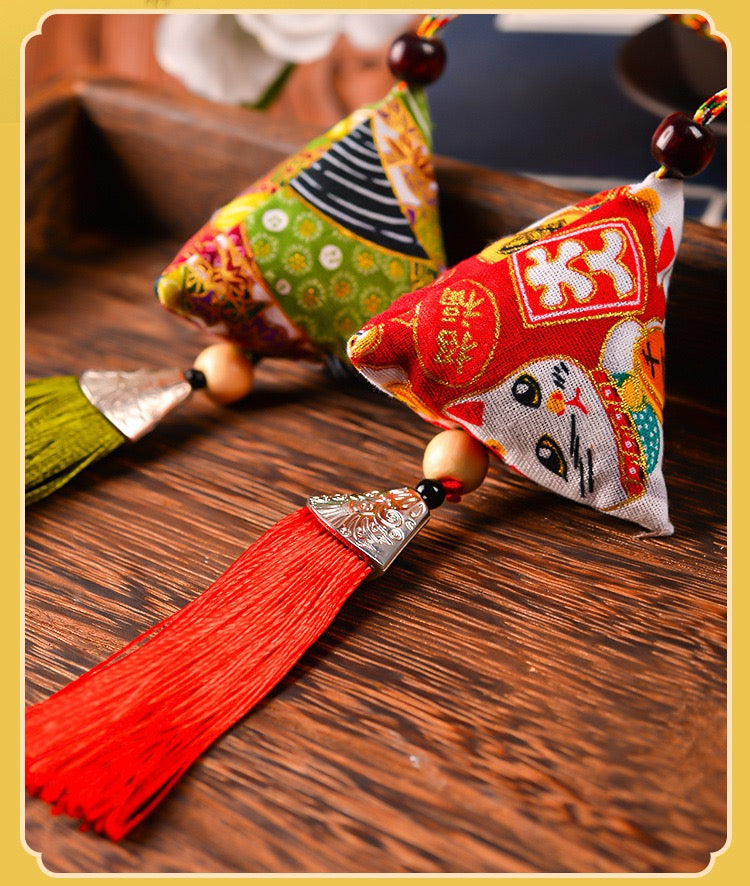 #HA1003 random 8 pcs lot Festival Sachet embroidery natual chinese herb perfume bag hanging decoration protective talisman
