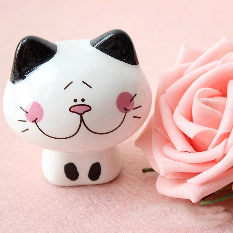#143 happy cat china ceramic  desk deco.cute lucky cat home deco figurine handicrafts gift